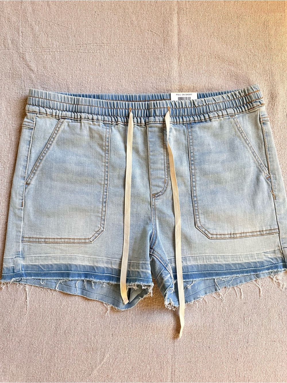 INC International Concepts NWT Light Wash Denim Pull-On Drawstring Shorts Medium